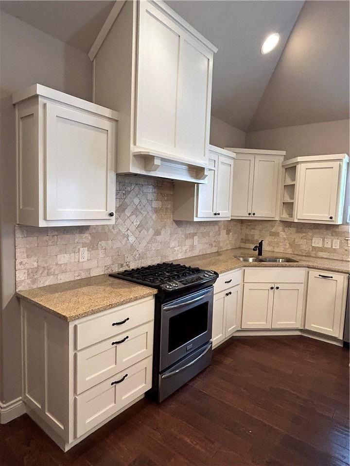5912 W Willow St - Photo 4 of 45