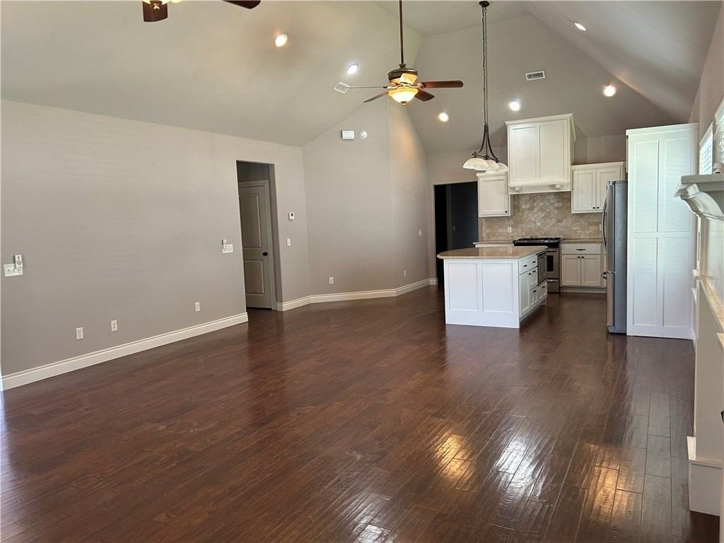 5912 W Willow St - Photo 6 of 45