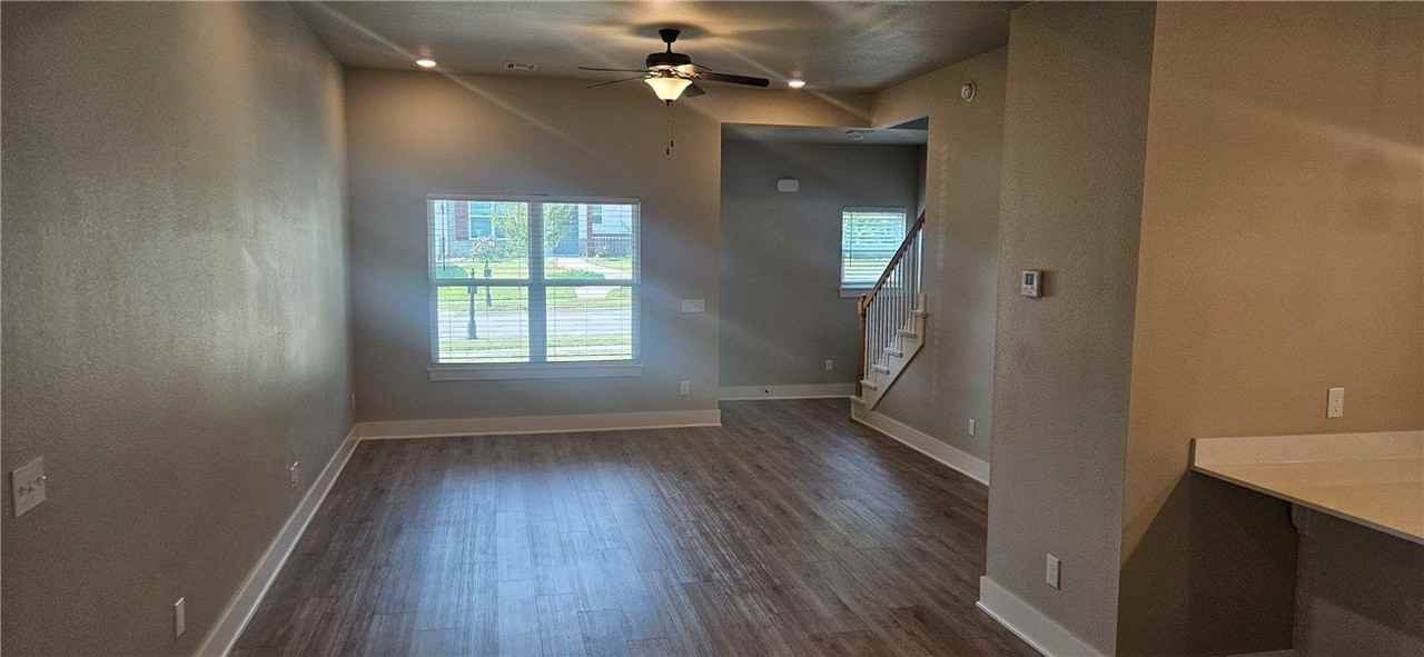 310 W Kinniburgh Dr - Photo 2 of 20
