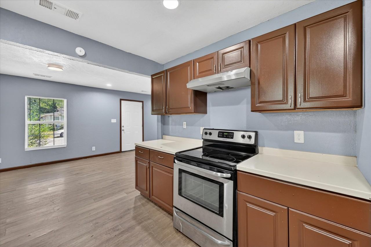 601 Royal St #1 - Photo 6 of 27