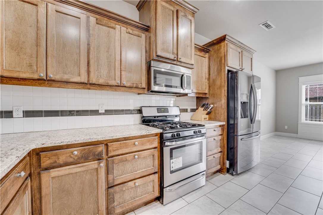2505 Sw Worthington Ave - Photo 2 of 29