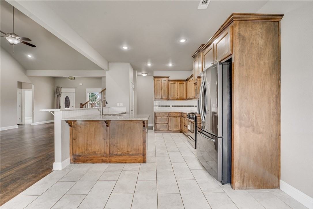 2505 Sw Worthington Ave - Photo 3 of 29