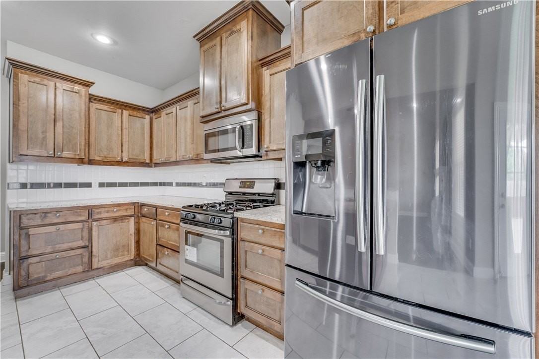 2505 Sw Worthington Ave - Photo 4 of 29