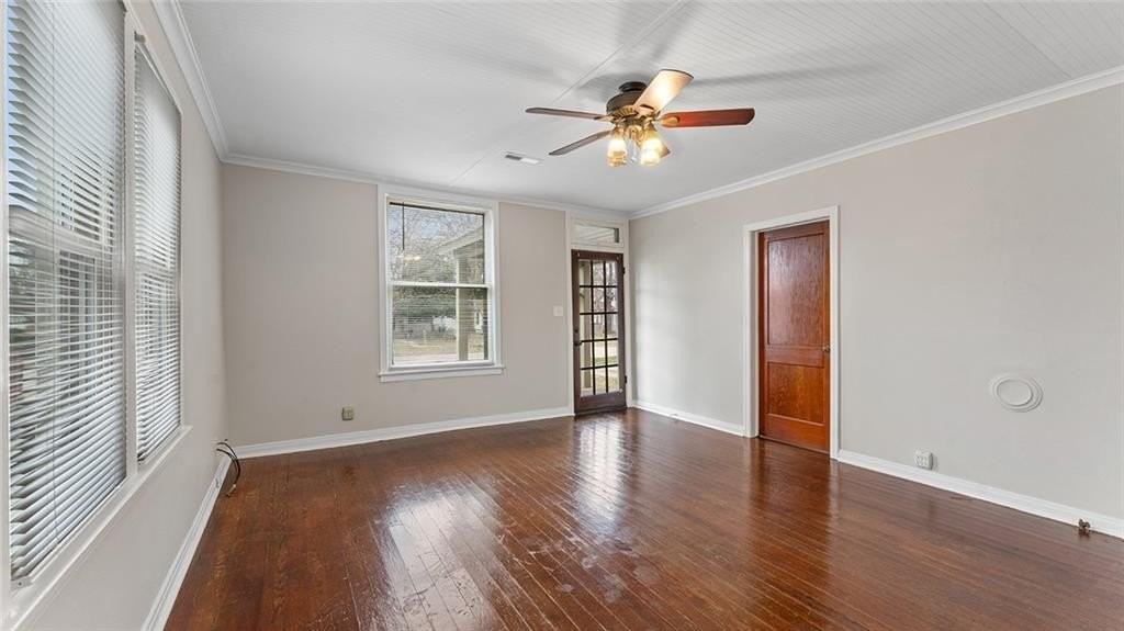 309 N 3rd St - Photo 4 of 16