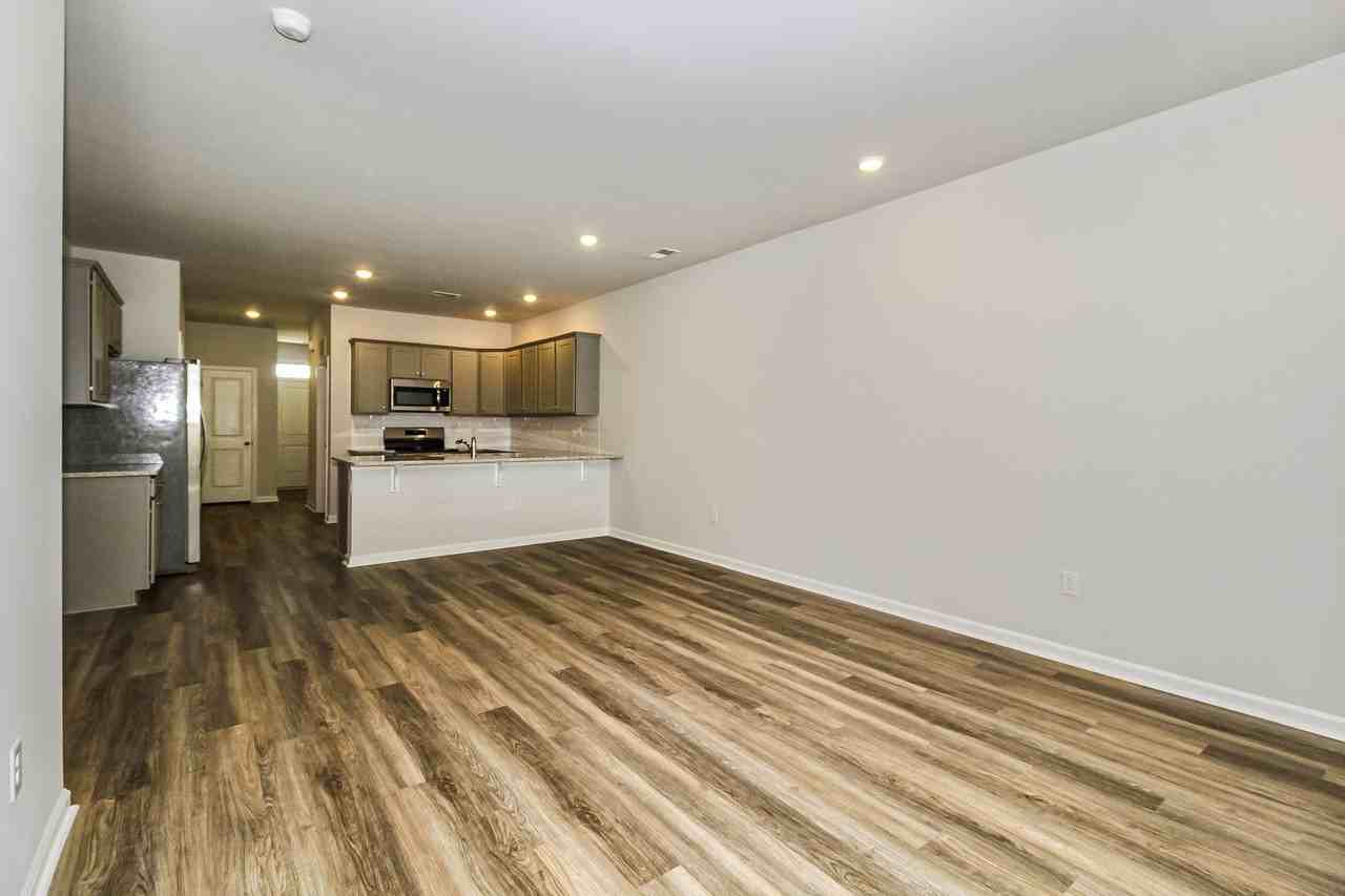 333B Parkington Ln - Photo 5 of 17