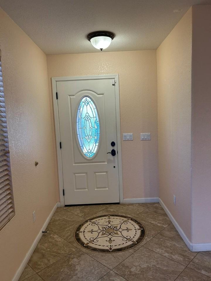 11418 W Cambridge Ave - Photo 3 of 22