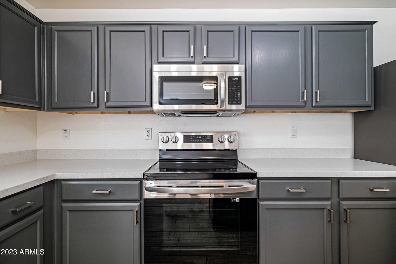 1657 E Anastasia St - Photo 5 of 34