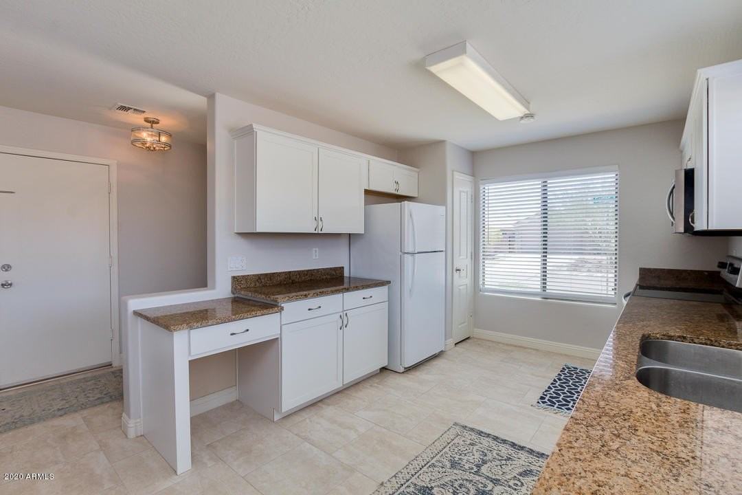 3868 W Carlos Ln - Photo 4 of 36