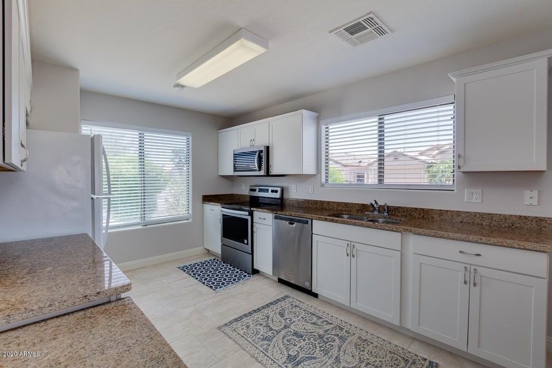 3868 W Carlos Ln - Photo 6 of 36