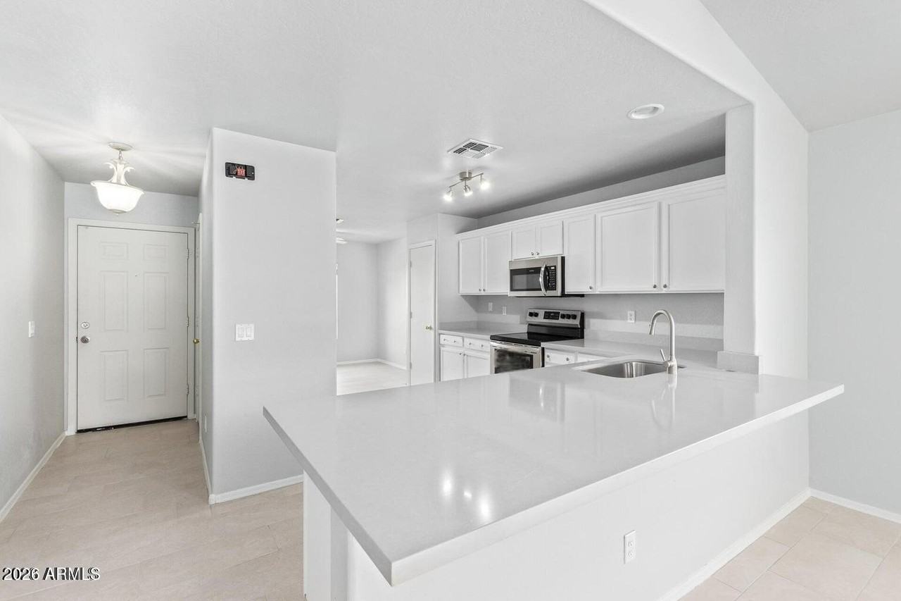 17715 W Redfield Rd - Photo 3 of 33