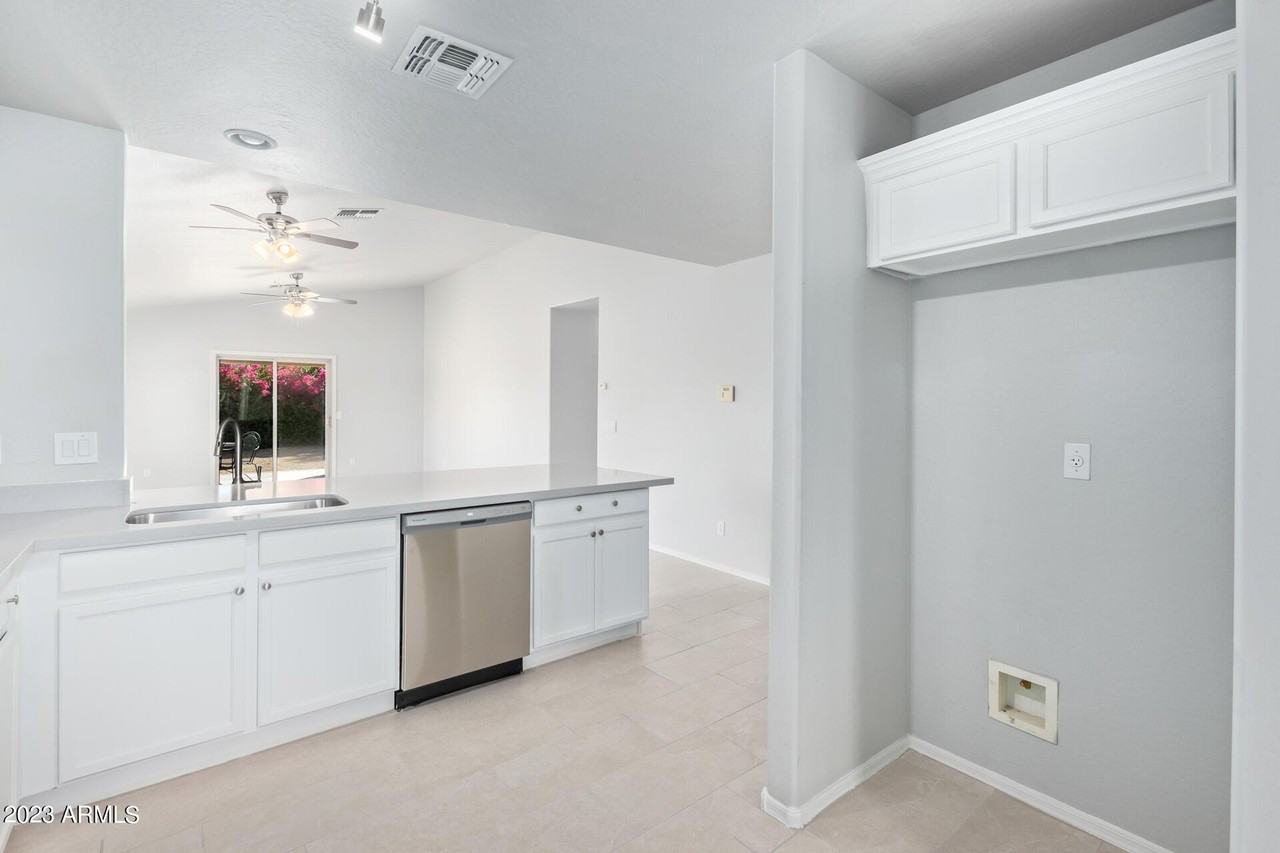 17715 W Redfield Rd - Photo 5 of 33