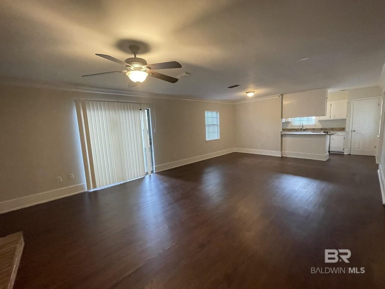 107 Brentwood Dr - Photo 5 of 19