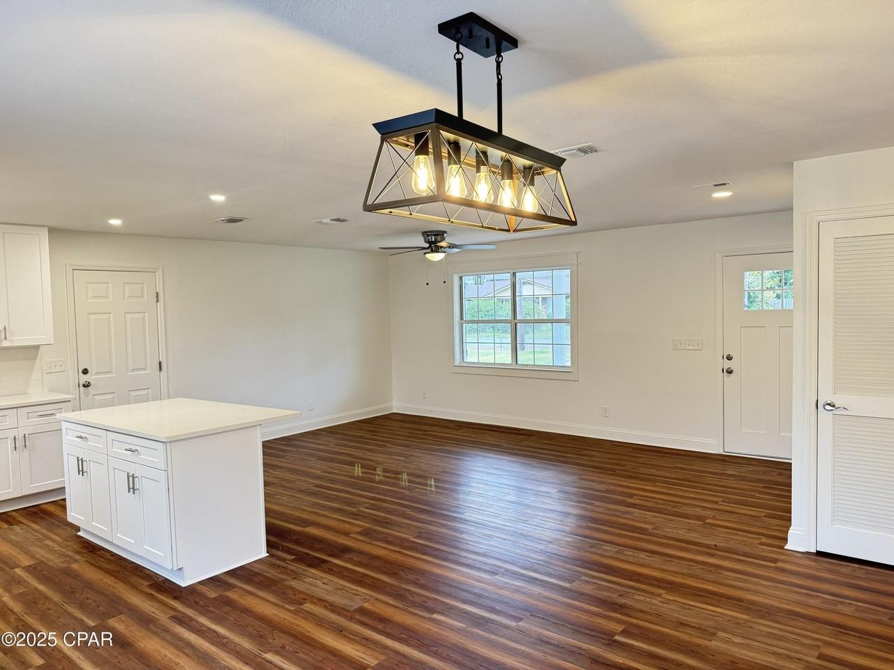 312 Missouri Ave - Photo 4 of 19