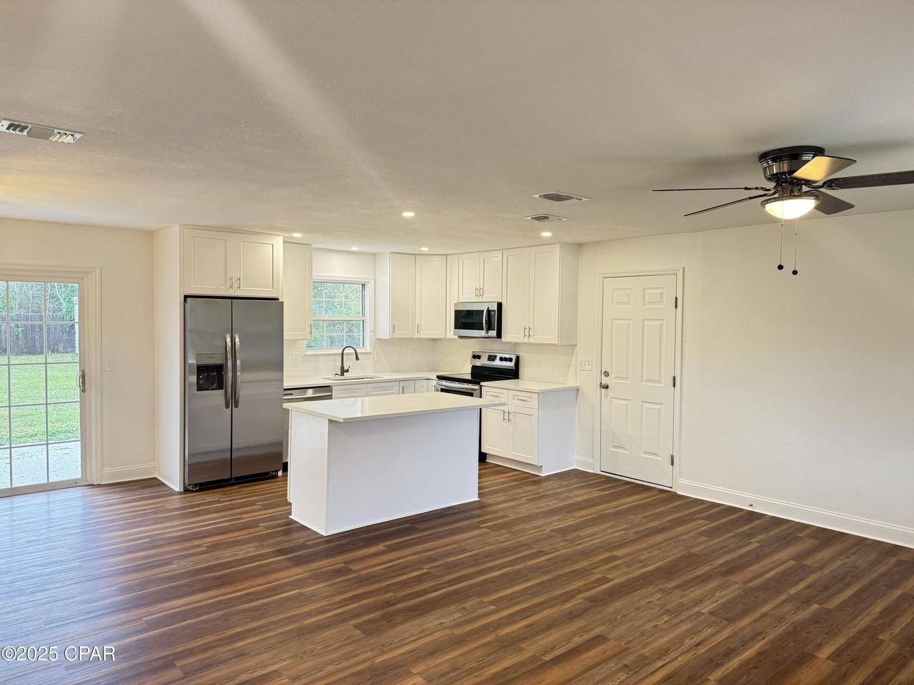 312 Missouri Ave - Photo 6 of 19