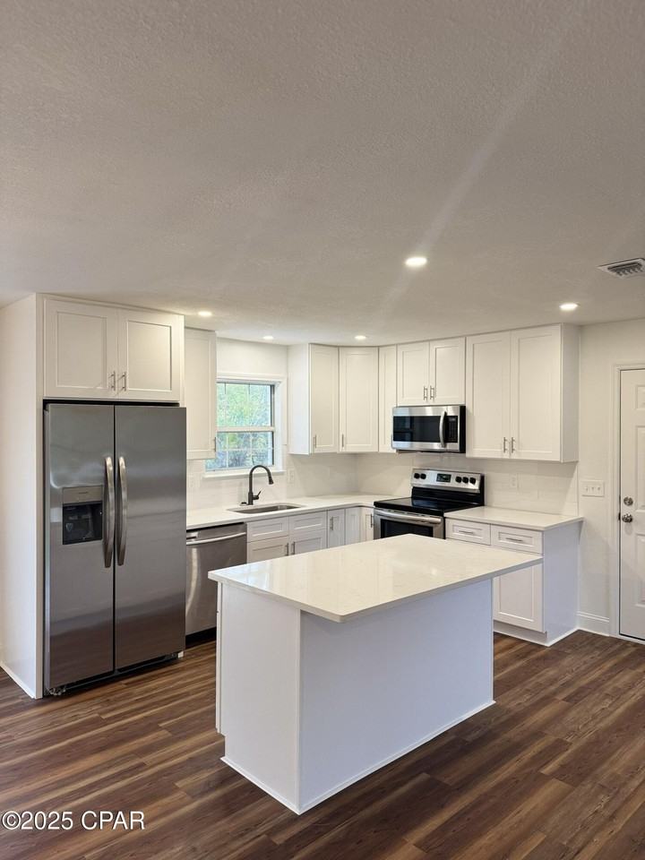 312 Missouri Ave - Photo 7 of 19