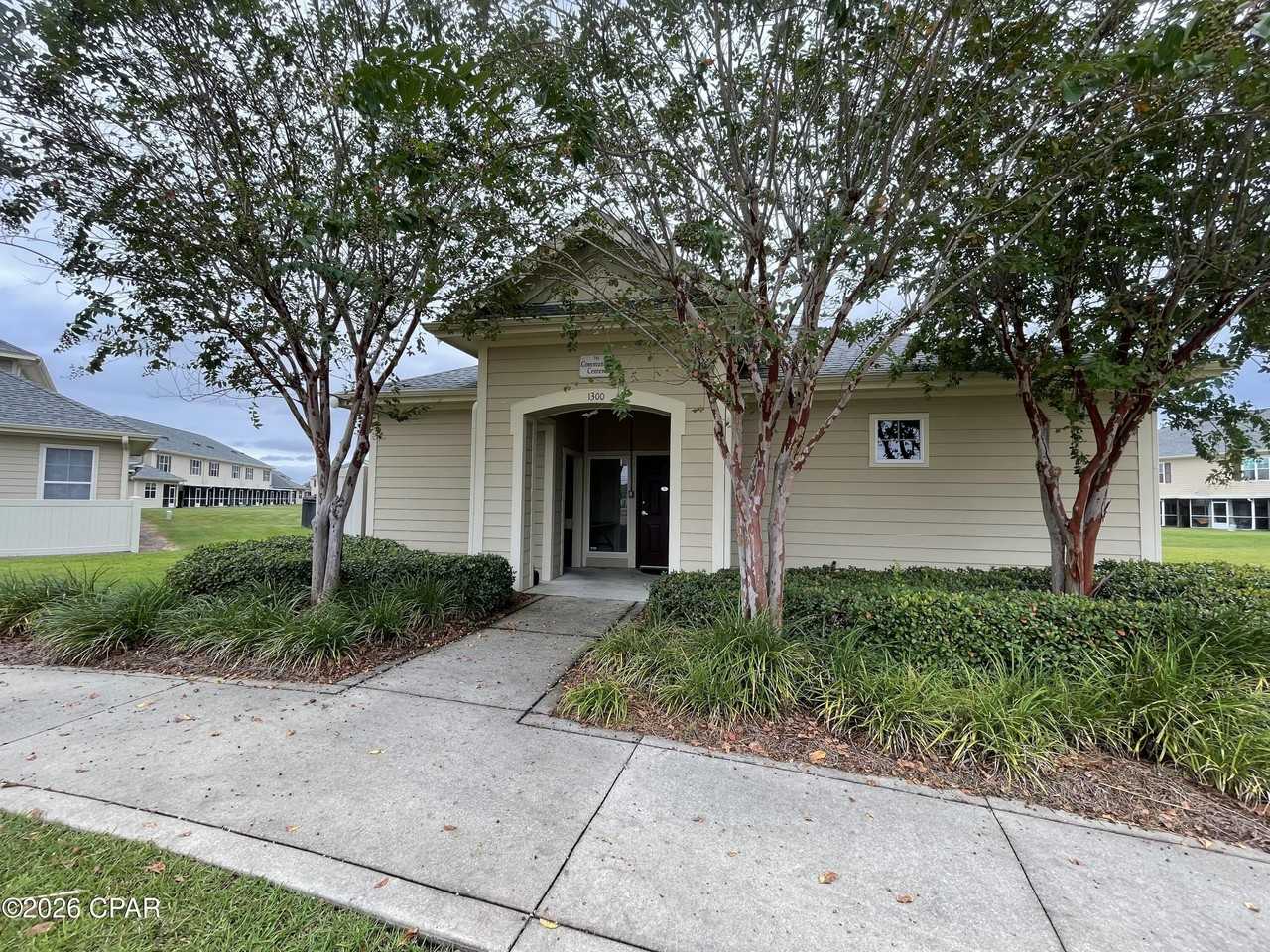 806 Baldwin Rowe Cir - Photo 2 of 28