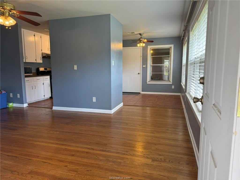 408 Brookside Dr W - Photo 5 of 26