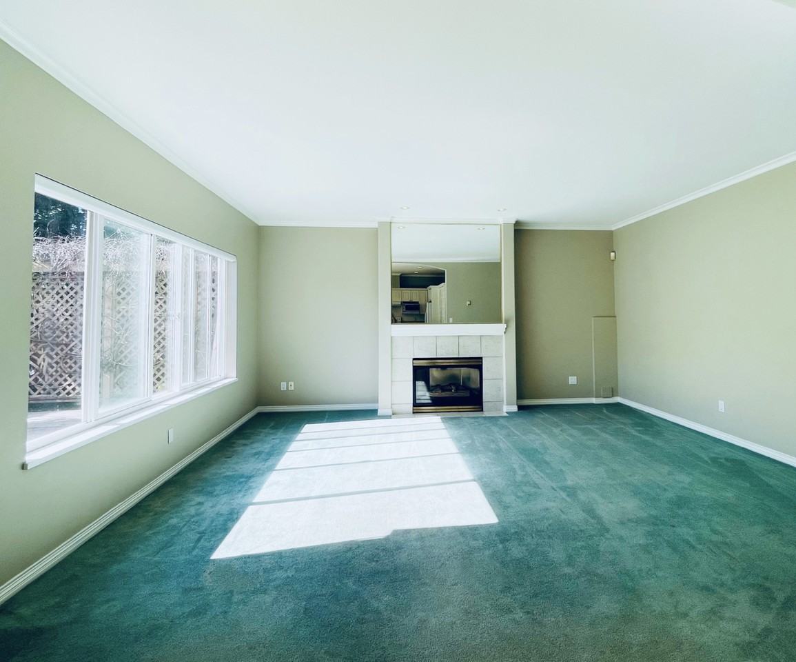 15422 78A Ave - Photo 3 of 10