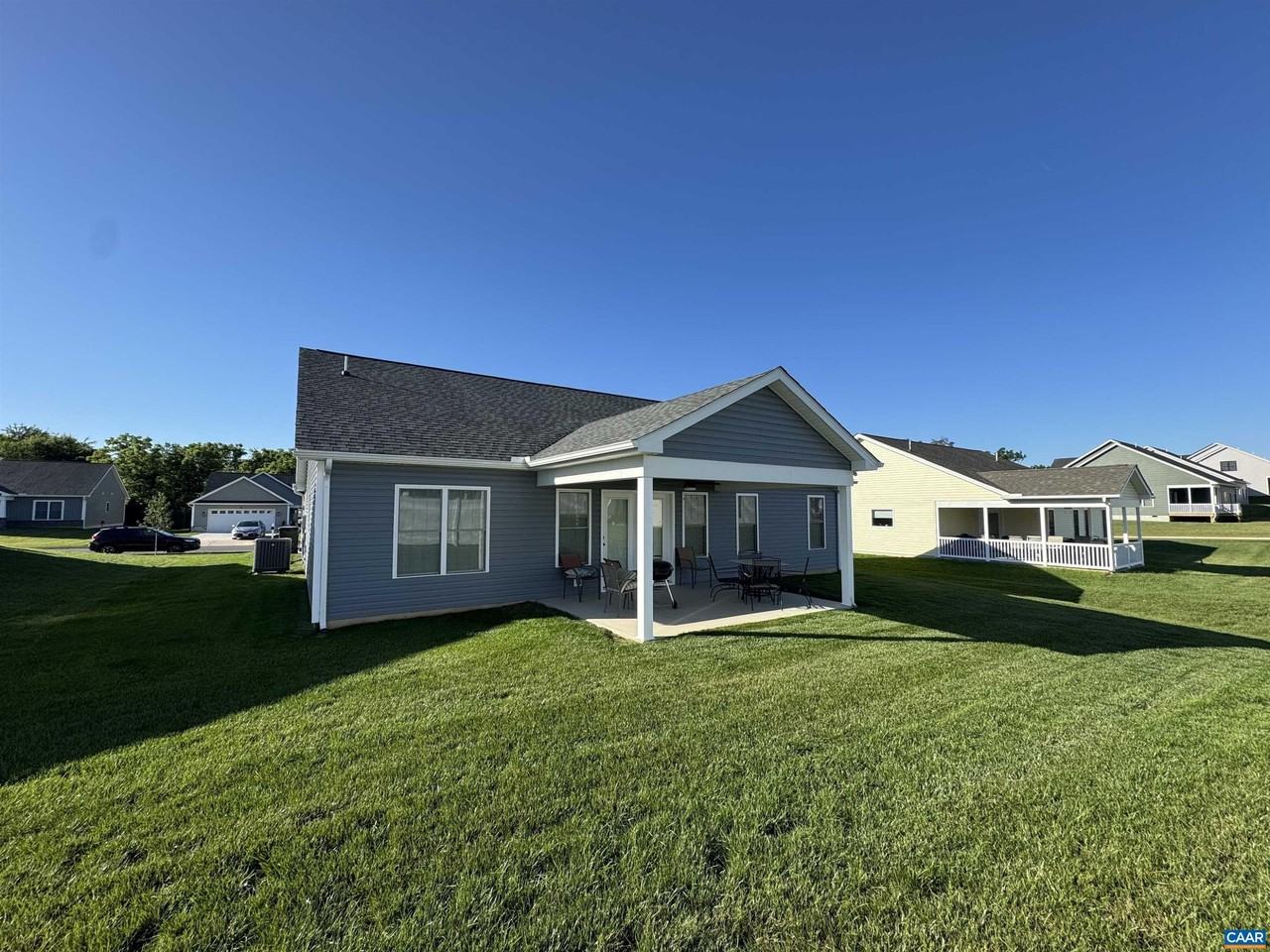 179 Langley Dr - Photo 2 of 15
