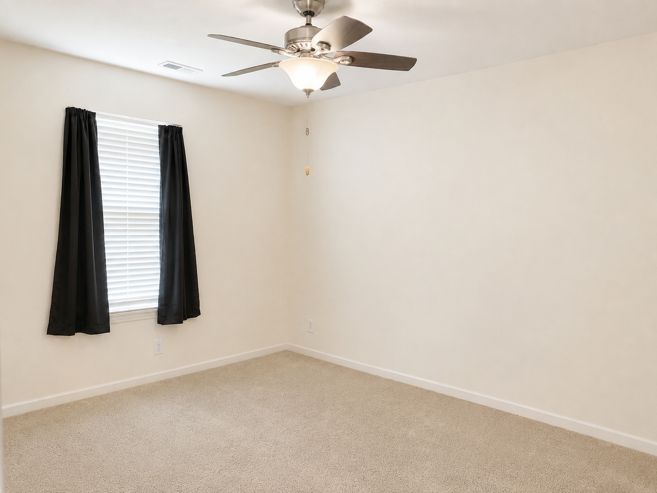2915 Dillon Dr - Photo 3 of 14