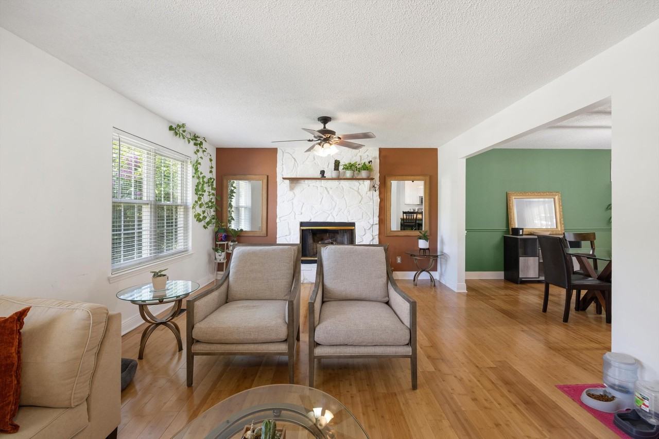 8410 Smoketree Cir - Photo 5 of 27