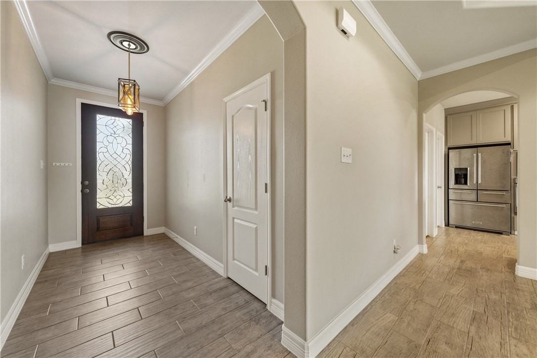 7721 Dove Hollow Dr - Photo 5 of 38