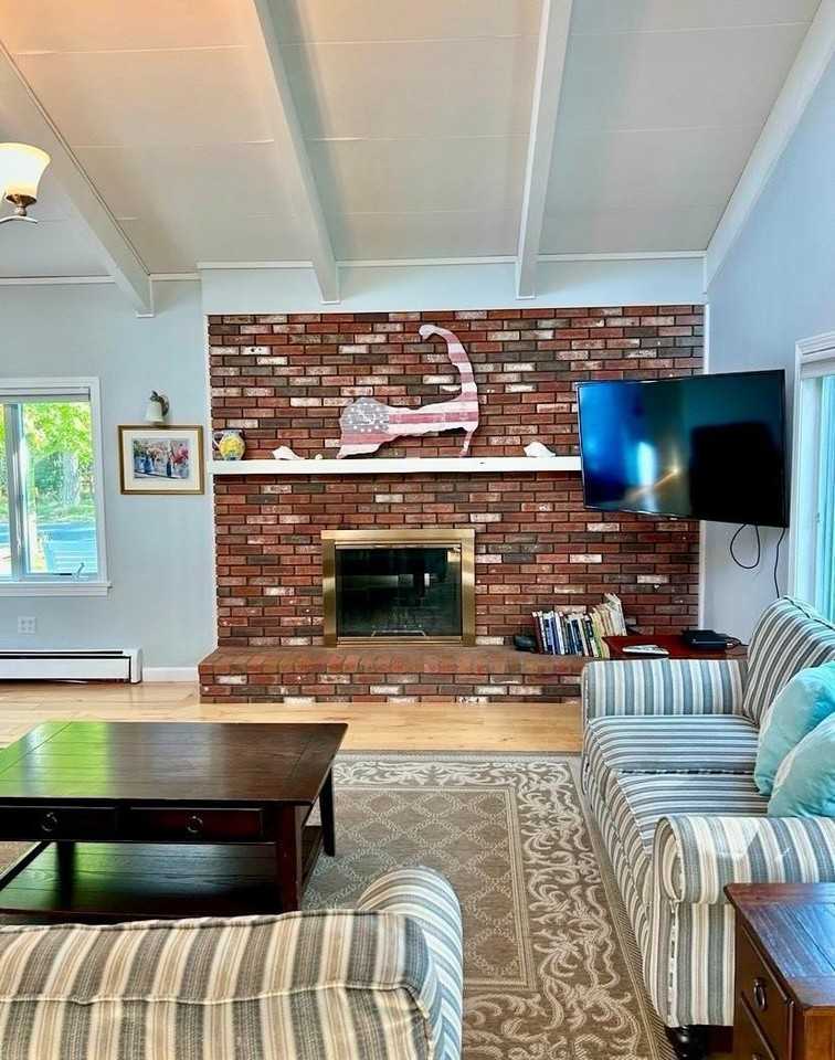 80 Salt Box Rd - Photo 6 of 17