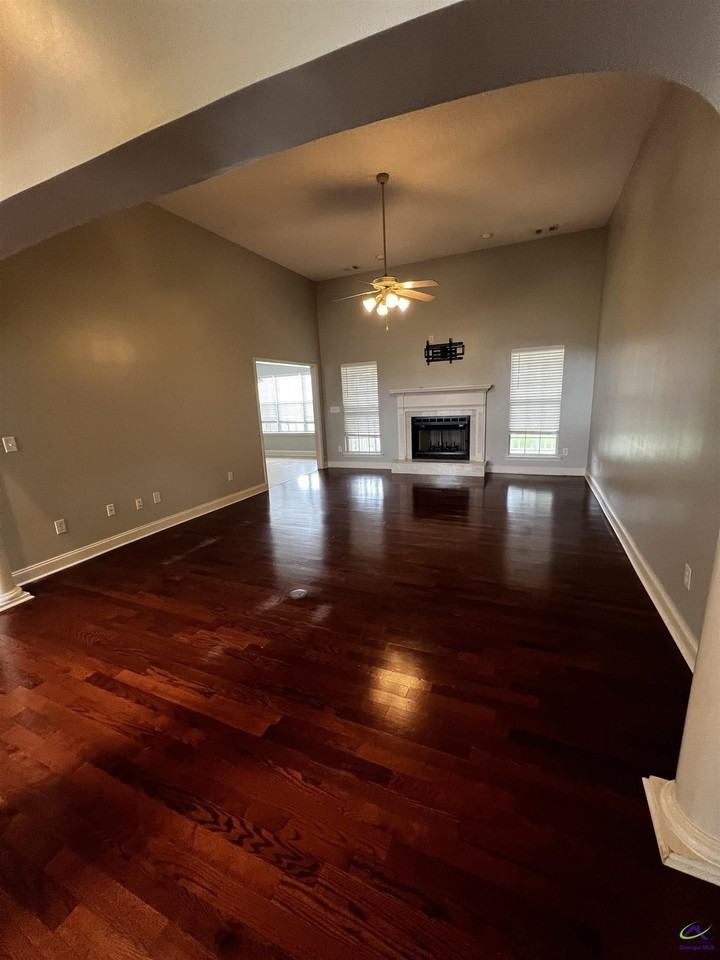 306 Hummingbird Ln - Photo 4 of 24