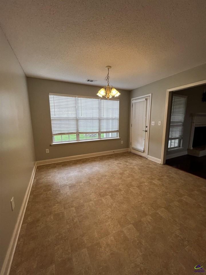 306 Hummingbird Ln - Photo 6 of 24