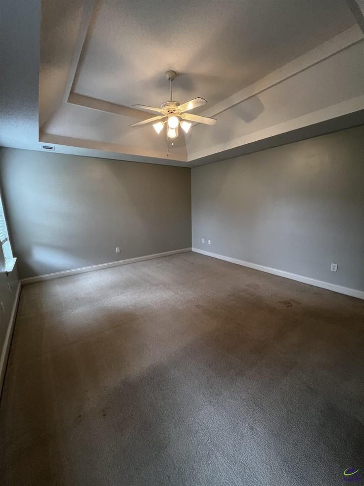 306 Hummingbird Ln - Photo 7 of 24