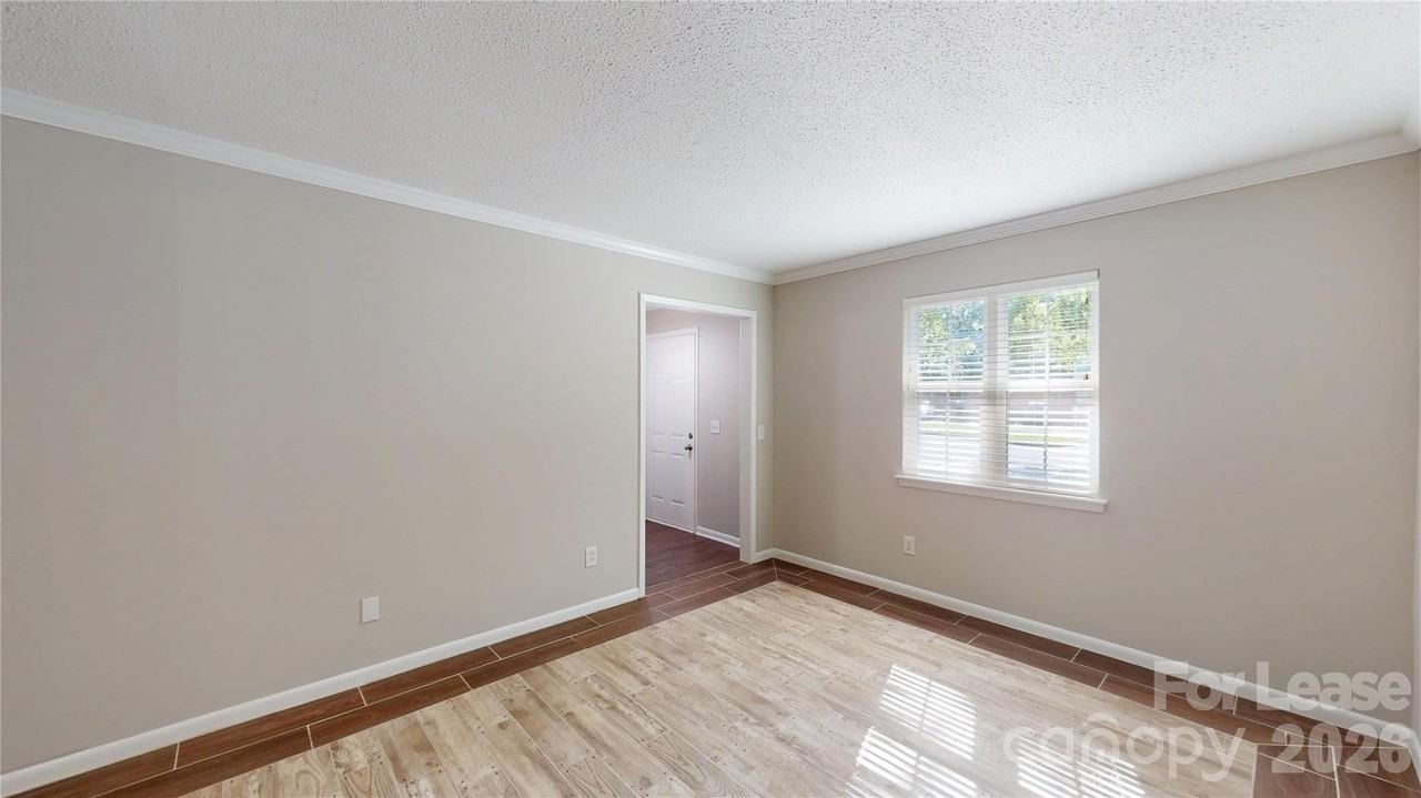 3280 Heathstead Pl - Photo 3 of 30
