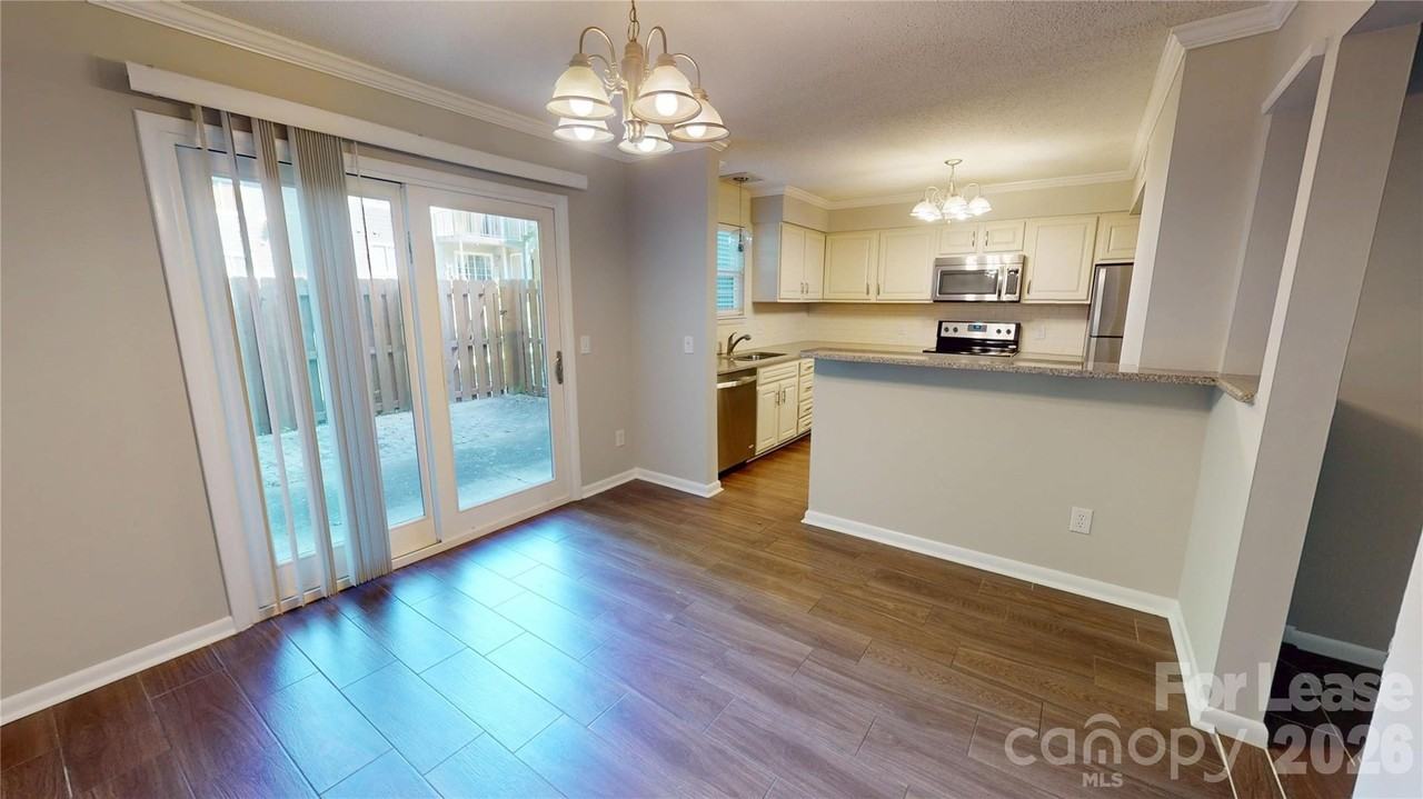 3280 Heathstead Pl - Photo 5 of 30
