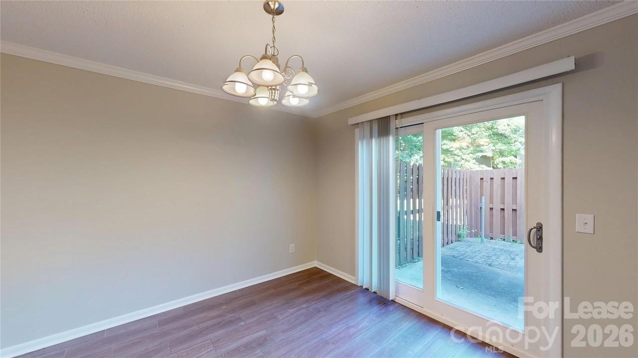 3280 Heathstead Pl - Photo 7 of 30