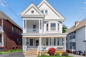 featured image of 2333 15th St #2