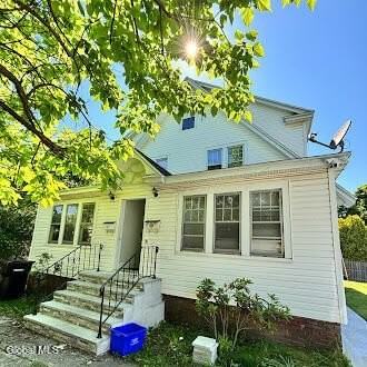 2121 Burdett Ave - Photo 3 of 24