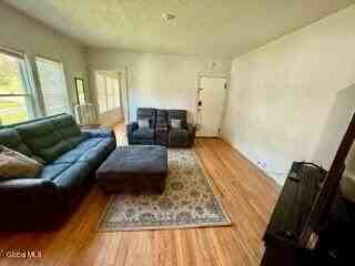 2121 Burdett Ave - Photo 5 of 24