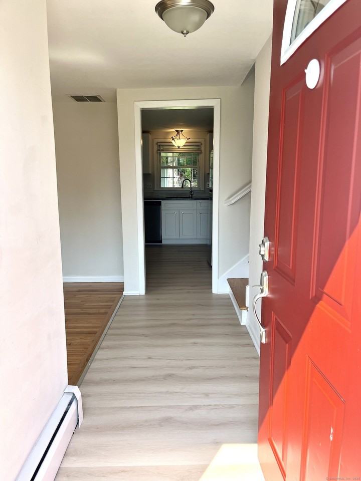 11 Cornwall Rd - Photo 4 of 18