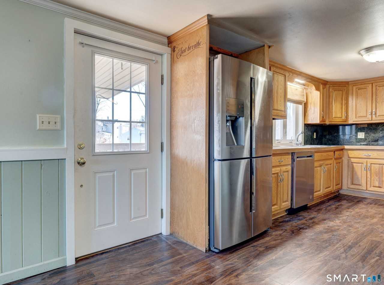 1091 S Main St #2ndFL - Photo 4 of 25