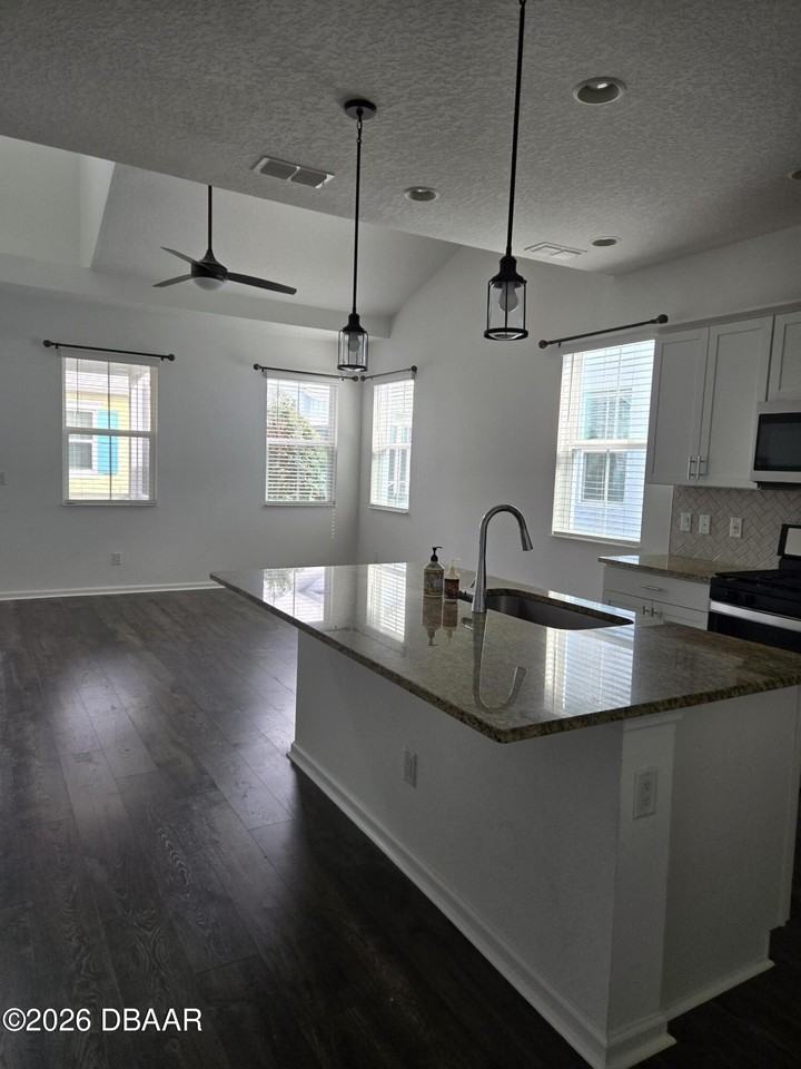 562 Landshark Blvd - Photo 4 of 12