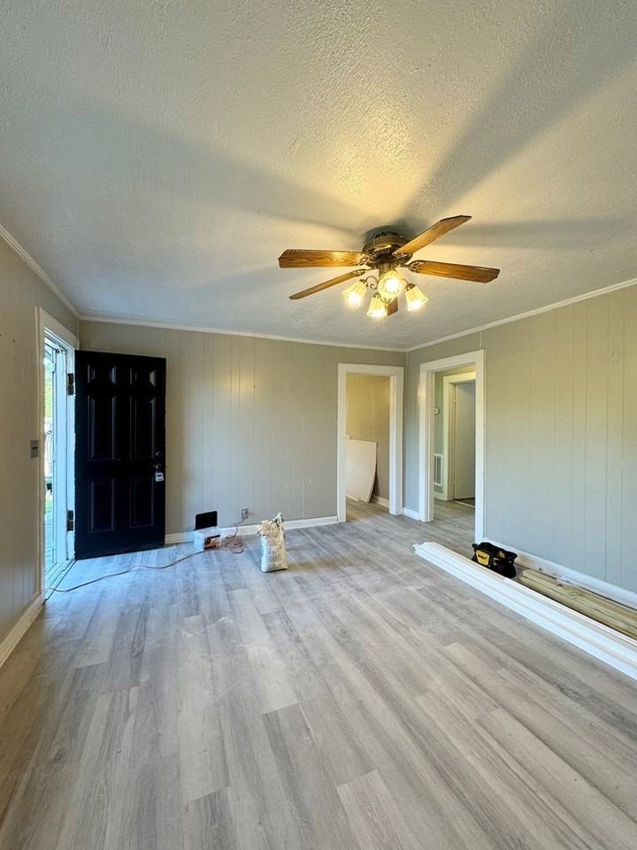 2377 S Riverbend Rd - Photo 3 of 14
