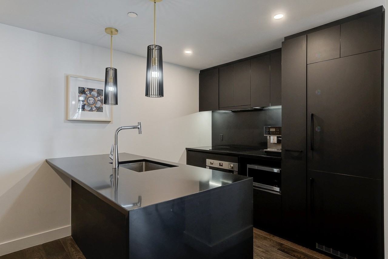 1030 Rue De Bleury - Photo 6 of 33