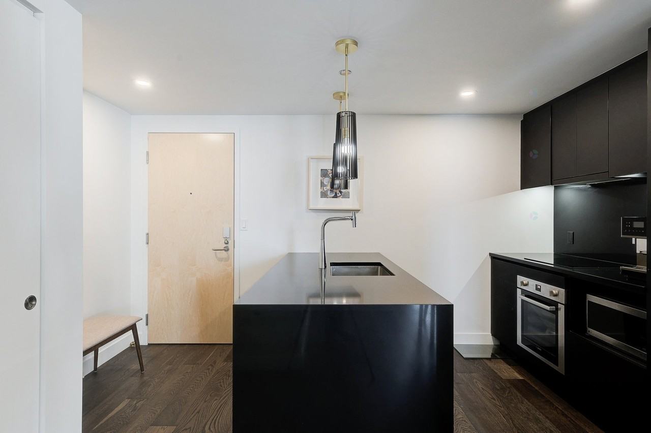 1030 Rue De Bleury - Photo 7 of 33