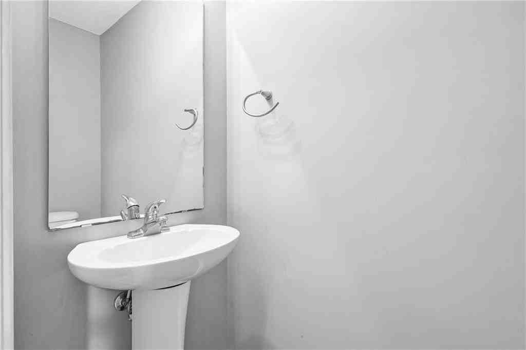 141 Madison Pl - Photo 5 of 26