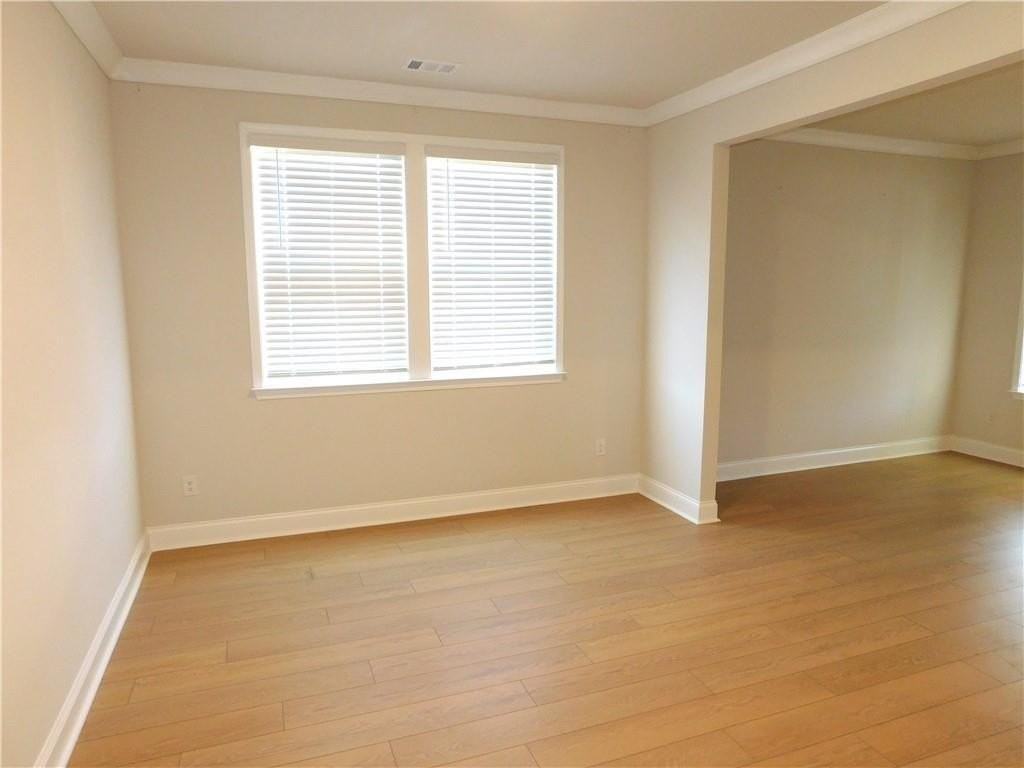 930 Elderberry Ct - Photo 3 of 29