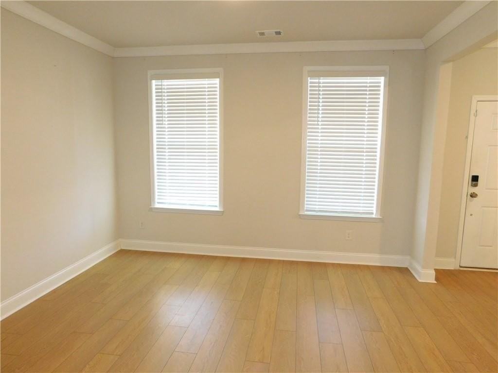 930 Elderberry Ct - Photo 4 of 29