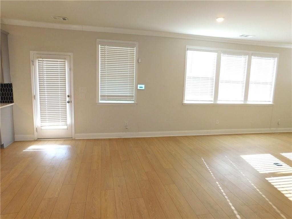 930 Elderberry Ct - Photo 7 of 29