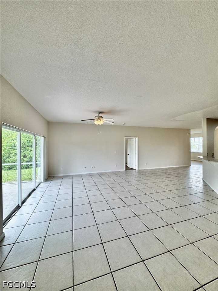 530 Kilgour Ave - Photo 3 of 49
