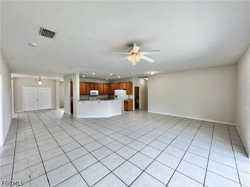 530 Kilgour Ave - Photo 4 of 49