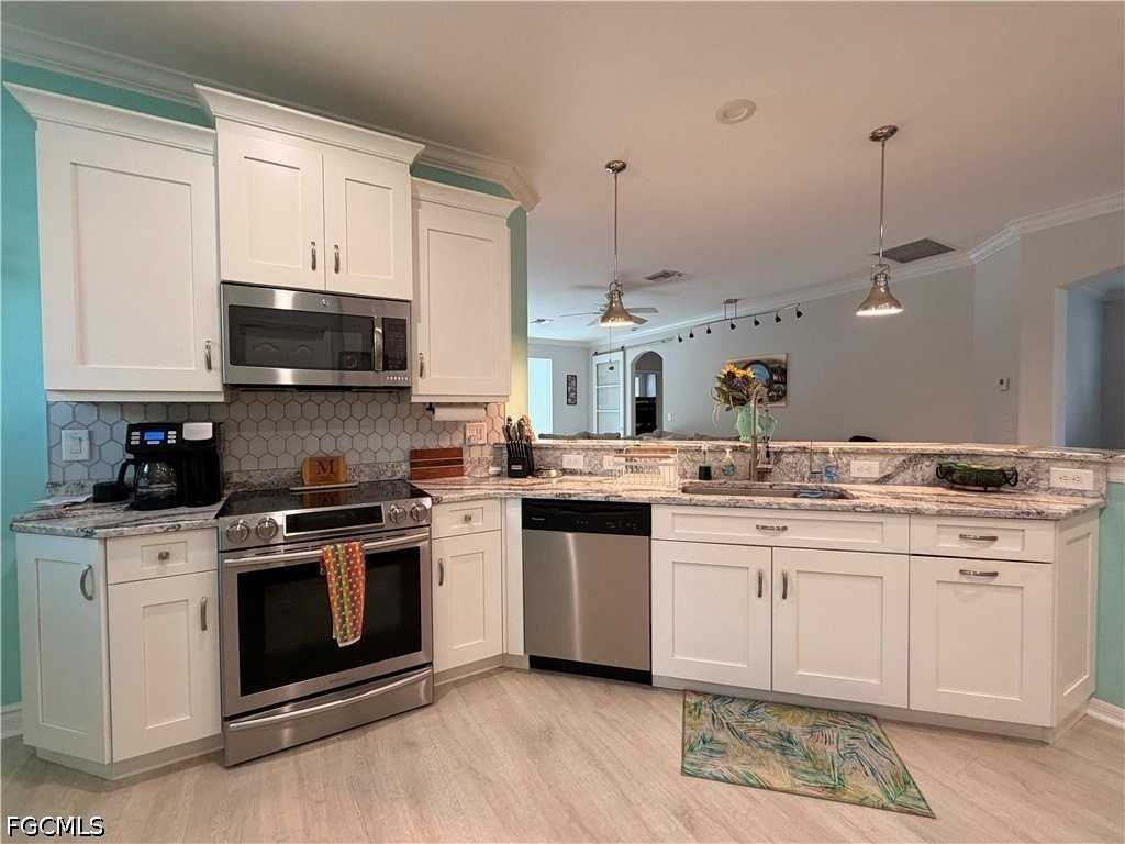 20239 Cypress Shadows Blvd - Photo 7 of 27