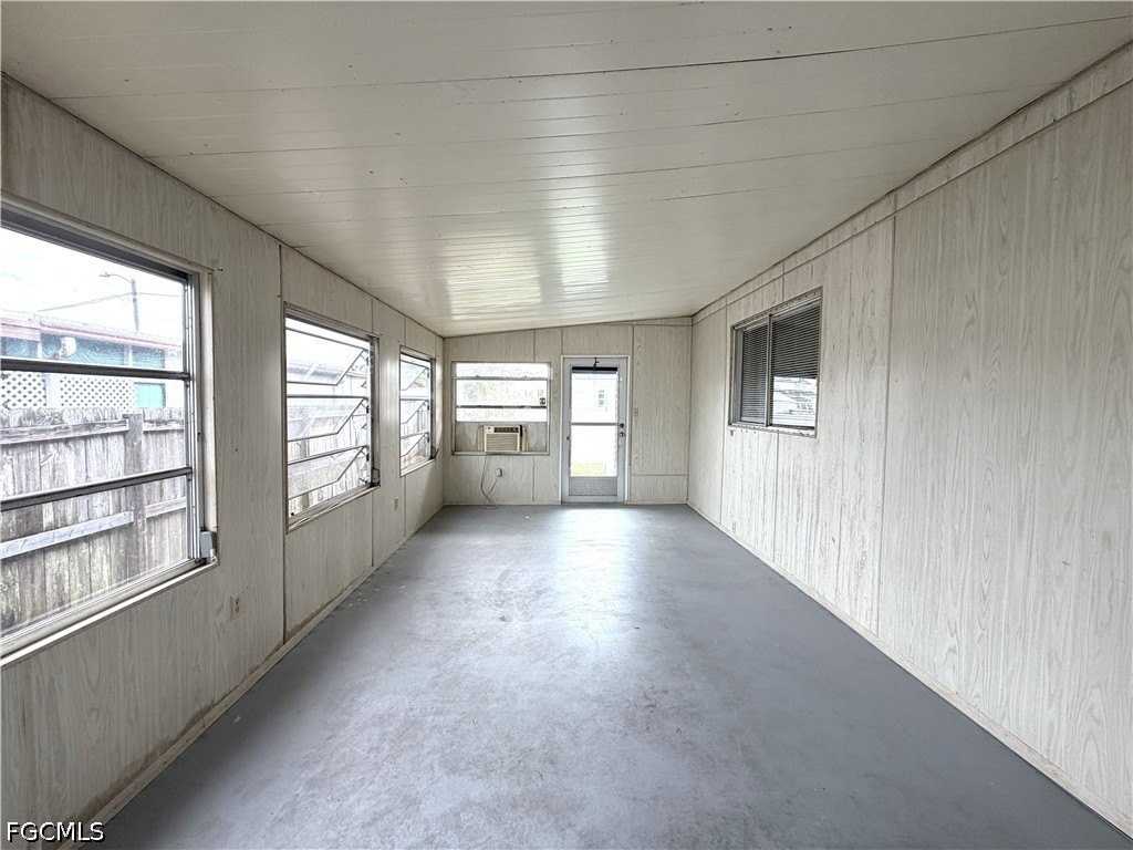 106 Gaslight Ave - Photo 3 of 18